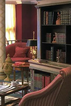 Maison Eugenie Hotell 4*