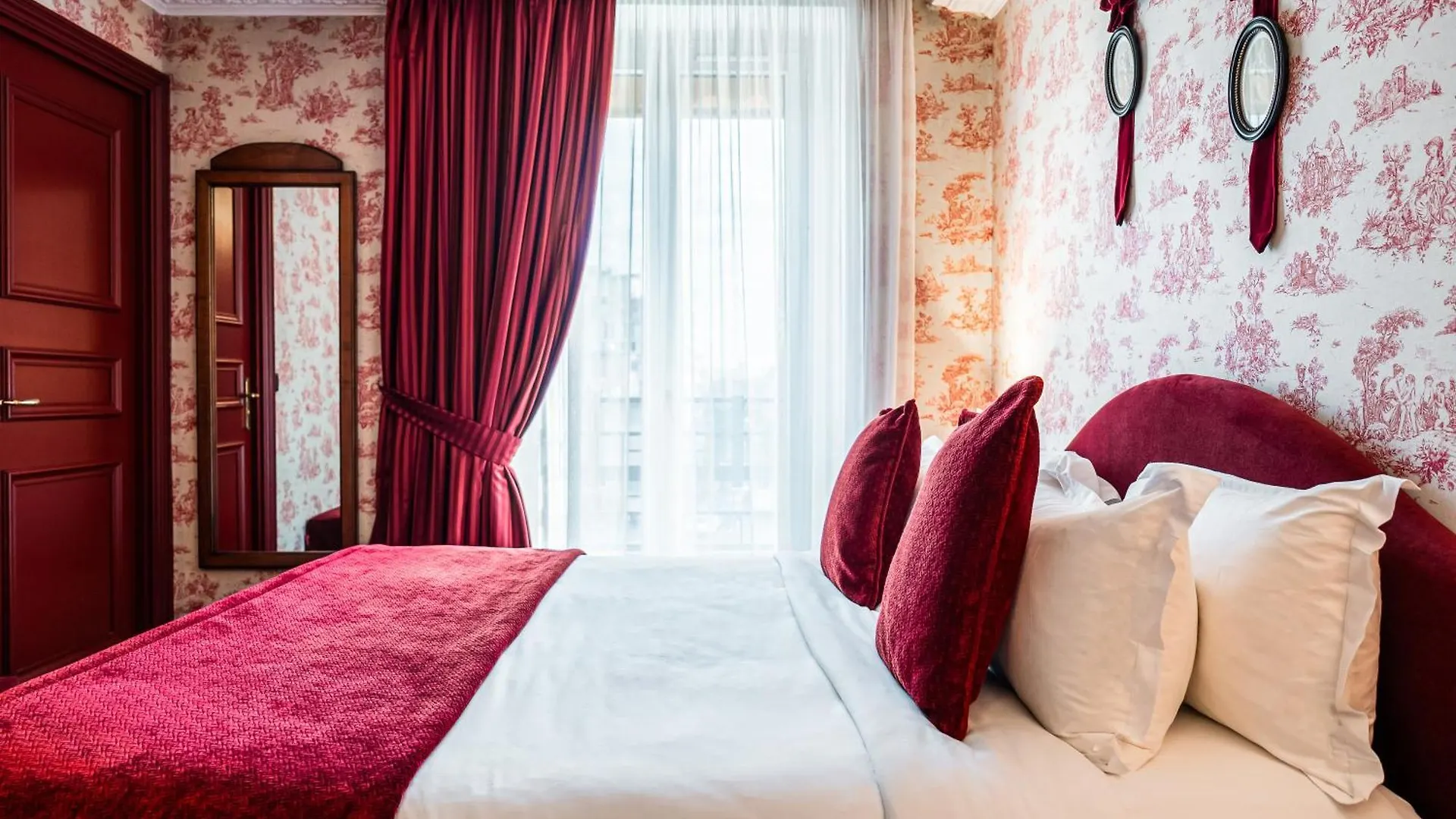 Maison Eugenie 4* Paris