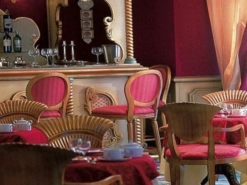 Maison Eugenie 4* Paris