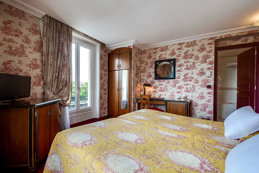 Maison Eugenie Hotell 4*